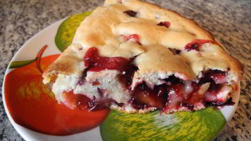 Рецепт Шарлотки со сливами