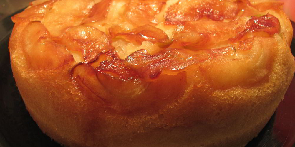 Как приготовить шарлотку в мультиварке