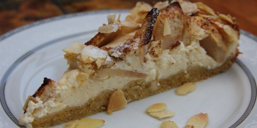 Как приготовить творожную шарлотку с яблоками