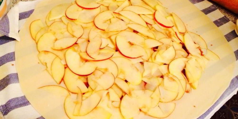 Как приготовить постного штруделя с яблоками