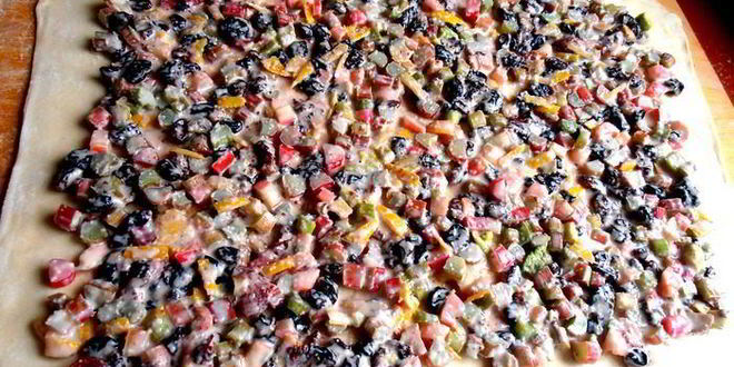 Рецепт штруделя из ревеня и изюма