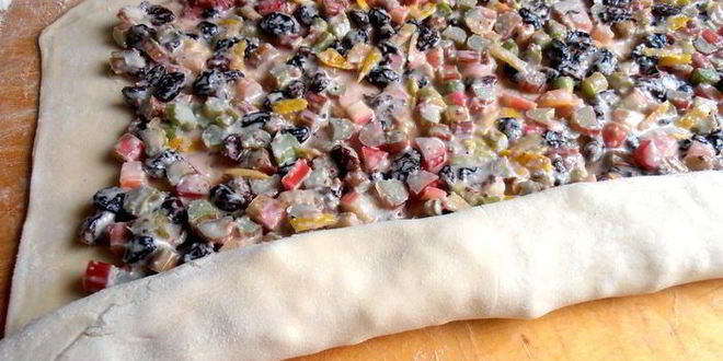 Рецепт штруделя из ревеня и изюма