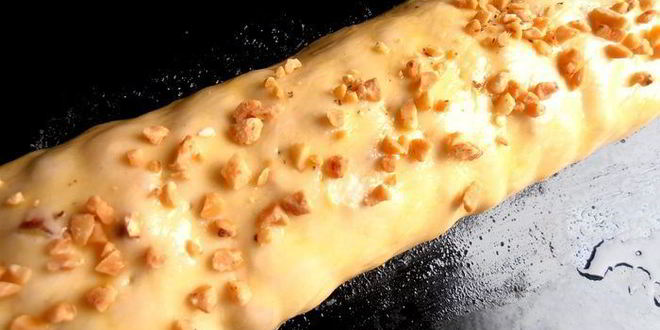 Рецепт штруделя из ревеня и изюма