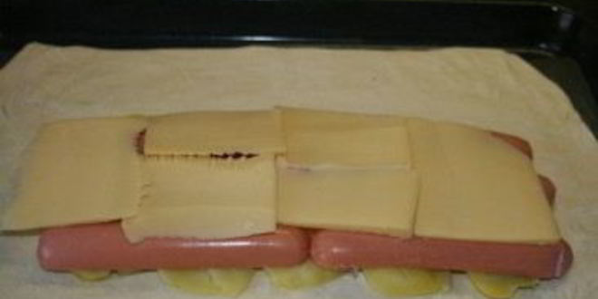 Рецепт штруделя с картошкой и сосиской