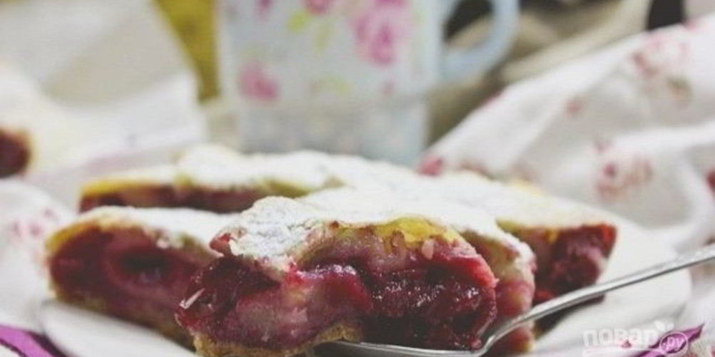 Как приготовить штруделя с вишней из слоеного теста