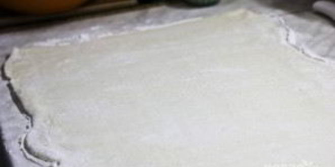 Рецепт штруделя с вишней из слоеного теста