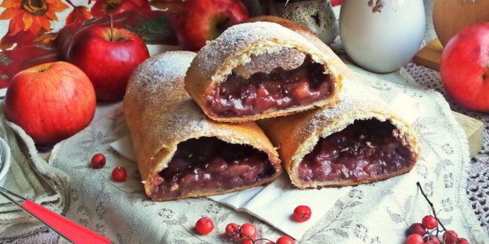 Как приготовить штруделя с яблоками и голубикой