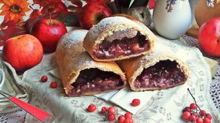 Рецепт Штруделя с яблоками и голубикой