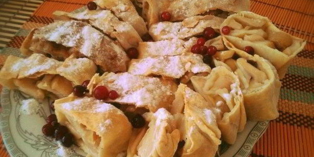 Как приготовить штруделя с яблоками, корицей и пломбиром