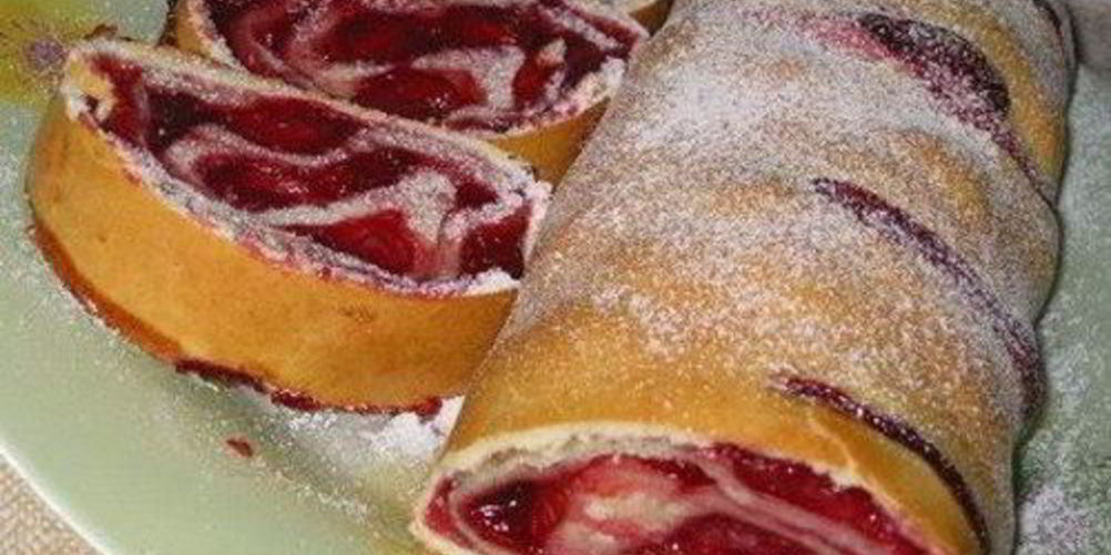 Как приготовить вишневого штруделя с ликером