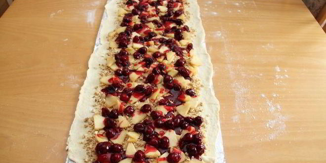 Рецепт яблочно-вишневого штрудель