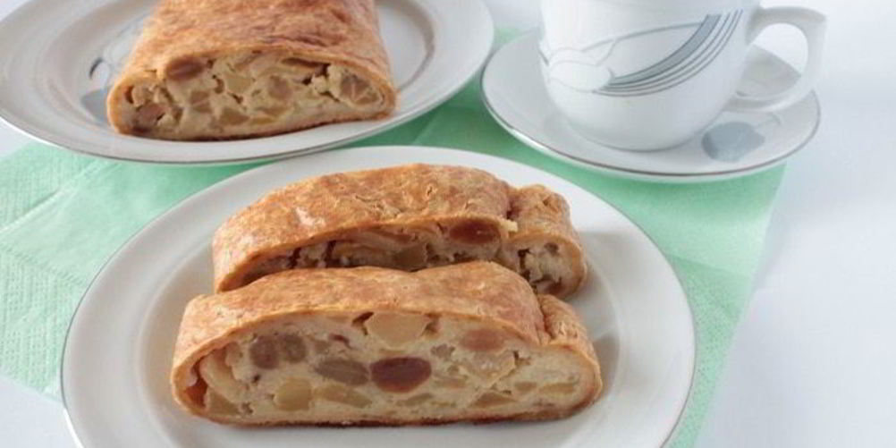 Как приготовить яблочного штруделя из овсяных блинчиков