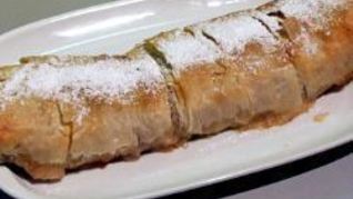 Рецепт Яблочного штруделя из слоеного теста фило с миндалем