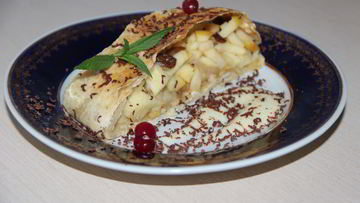 Рецепт Яблочного штруделя из вытяжного теста