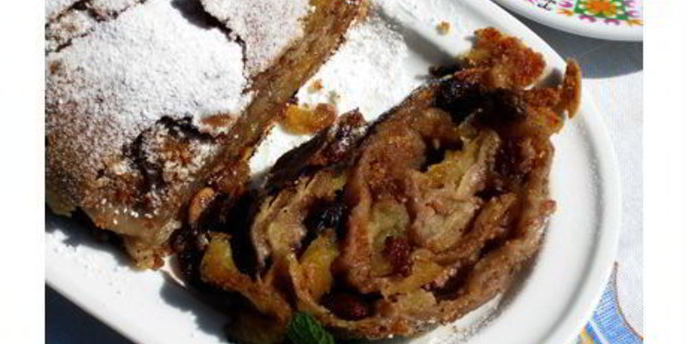 Как приготовить яблочного штруделя с грецкими орехами