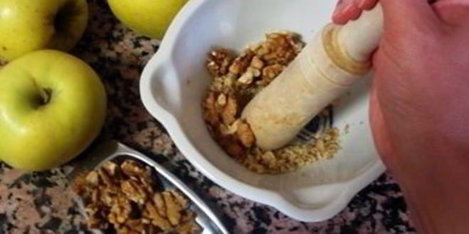 Рецепт яблочного штруделя с грецкими орехами