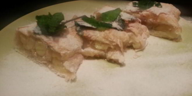 Рецепт яблочного штруделя с мятой и кардамоном