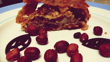 Рецепт Яблочного штруделя с орехами, изюмом и корицей