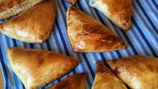 Рецепт Слоеных конвертиков с сырной начинкой