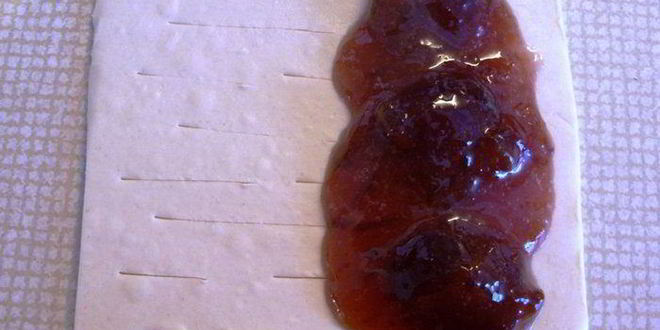 Рецепт слоек с абрикосовым джемом и сливовым конфитюром