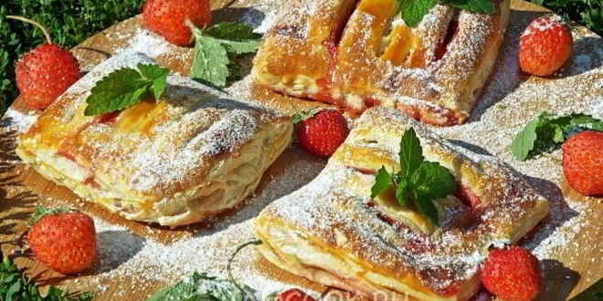 Рецепт слоек с клубникой из слоеного теста