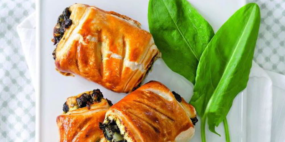 Как приготовить слойки с щавелем