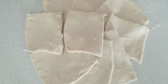 Рецепт слоек с творогом и сливой