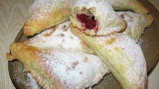 Рецепт Слоек с вишней