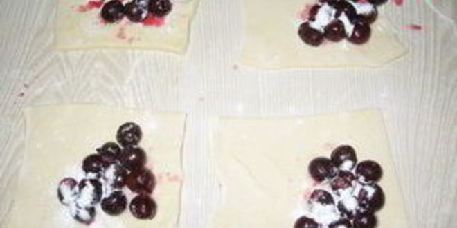 Рецепт слоек с вишней