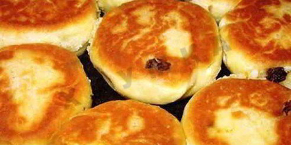 Как приготовить нежные сырники в духовке с мукой и изюмом