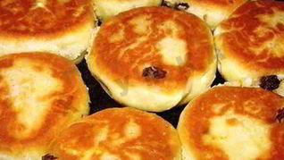 Рецепт Нежных сырников в духовке с мукой и изюмом