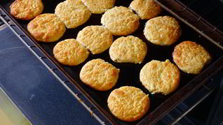 Рецепт Сырников к завтраку в духовке