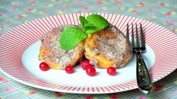 Рецепт Сырников в духовке под сметанным соусом