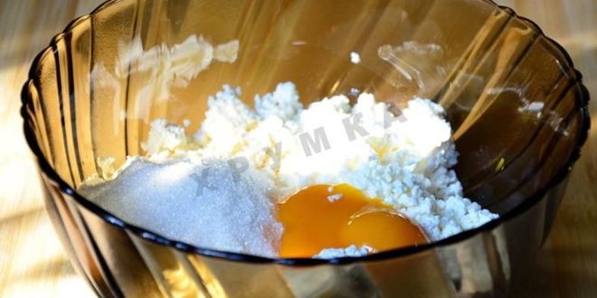 Рецепт сырников в духовке под сметанным соусом