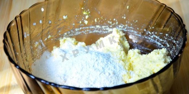 Рецепт сырников в духовке под сметанным соусом