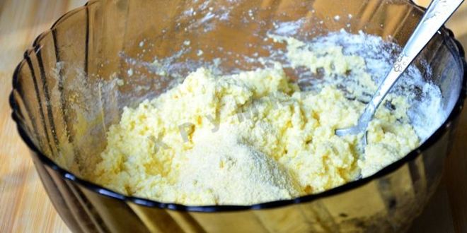 Рецепт сырников в духовке под сметанным соусом