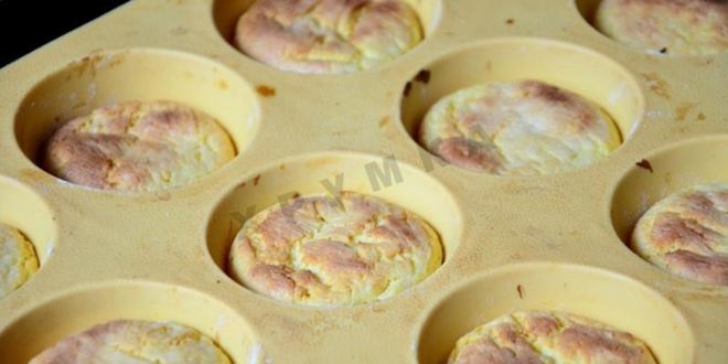 Рецепт сырников в духовке под сметанным соусом