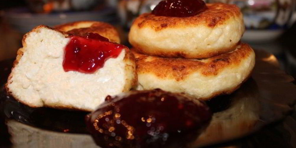 Как приготовить творожники из детства