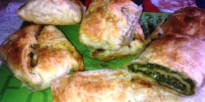 Рецепт сырно шпинатные слойки