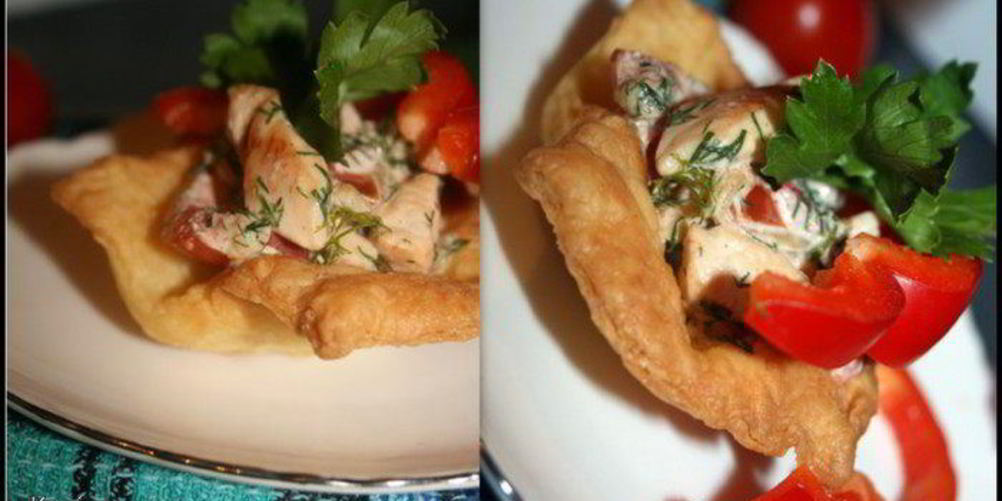 Как приготовить хрустящие корзинки с курицей из домашнего слоеного теста