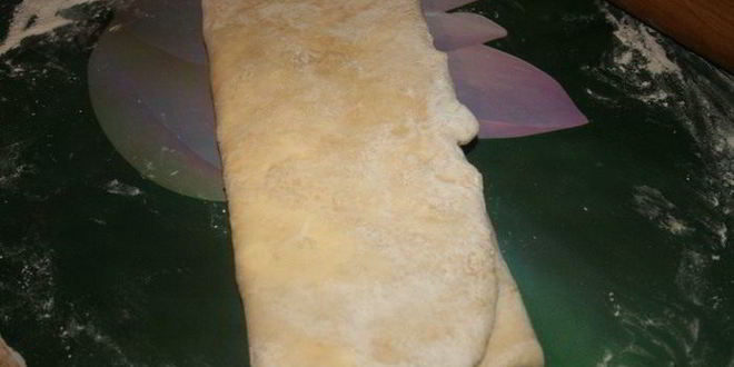 Рецепт хрустящих корзинок с курицей из домашнего слоеного теста