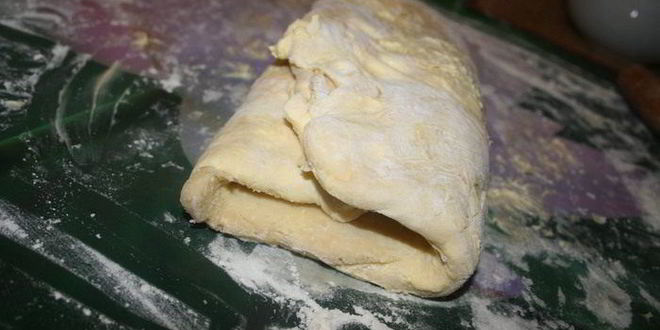 Рецепт хрустящих корзинок с курицей из домашнего слоеного теста