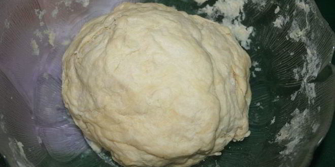 Рецепт хрустящих корзинок с курицей из домашнего слоеного теста