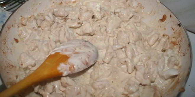 Рецепт хрустящих корзинок с курицей из домашнего слоеного теста