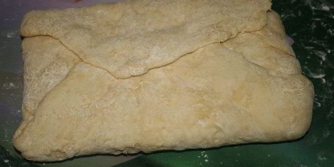 Рецепт хрустящих корзинок с курицей из домашнего слоеного теста