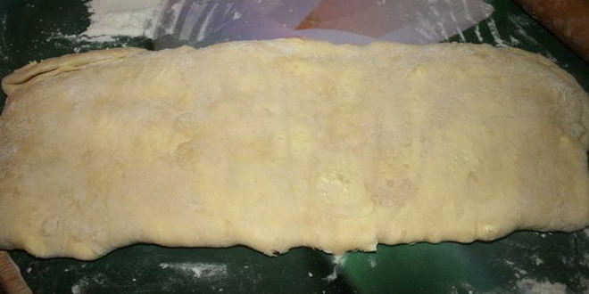 Рецепт хрустящих корзинок с курицей из домашнего слоеного теста