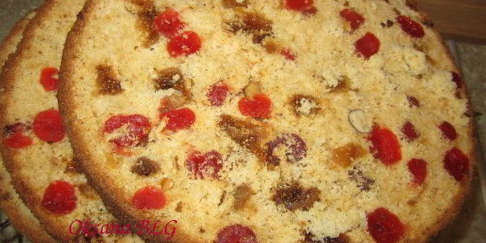 Как приготовить бисквит с инжиром и вяленой черешней