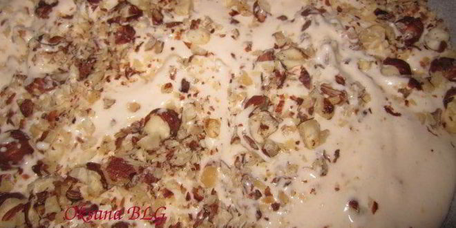 Рецепт бисквита с инжиром и вяленой черешней