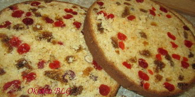 Рецепт бисквита с инжиром и вяленой черешней