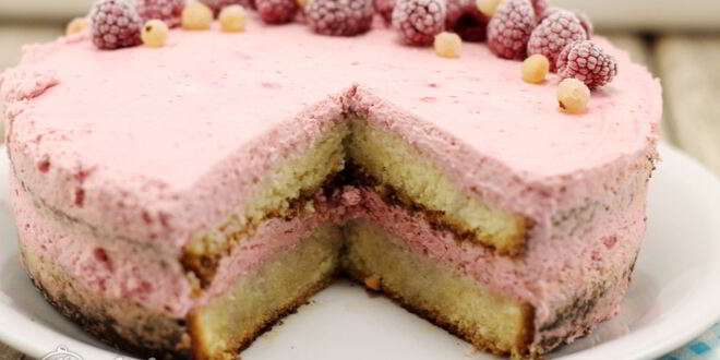 Рецепт бисквитного торта с малиной